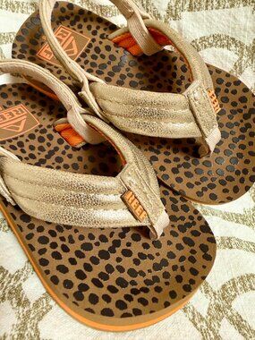 Reef Little Ahi Kids Sandals Size 8 Gold Leopard - New Never Worn